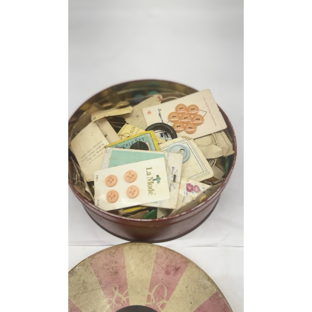 3 lbs BUTTON LOT Celluloid MOP Shell Metal Bakelite Vintage in Vintage Tin